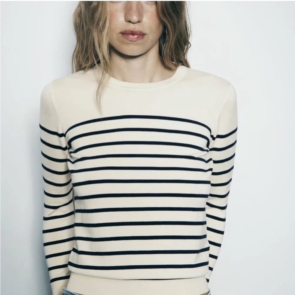 Zara Soft Knit Crewneck Striped Sweater with Buttons on Sleeve Sz Small
